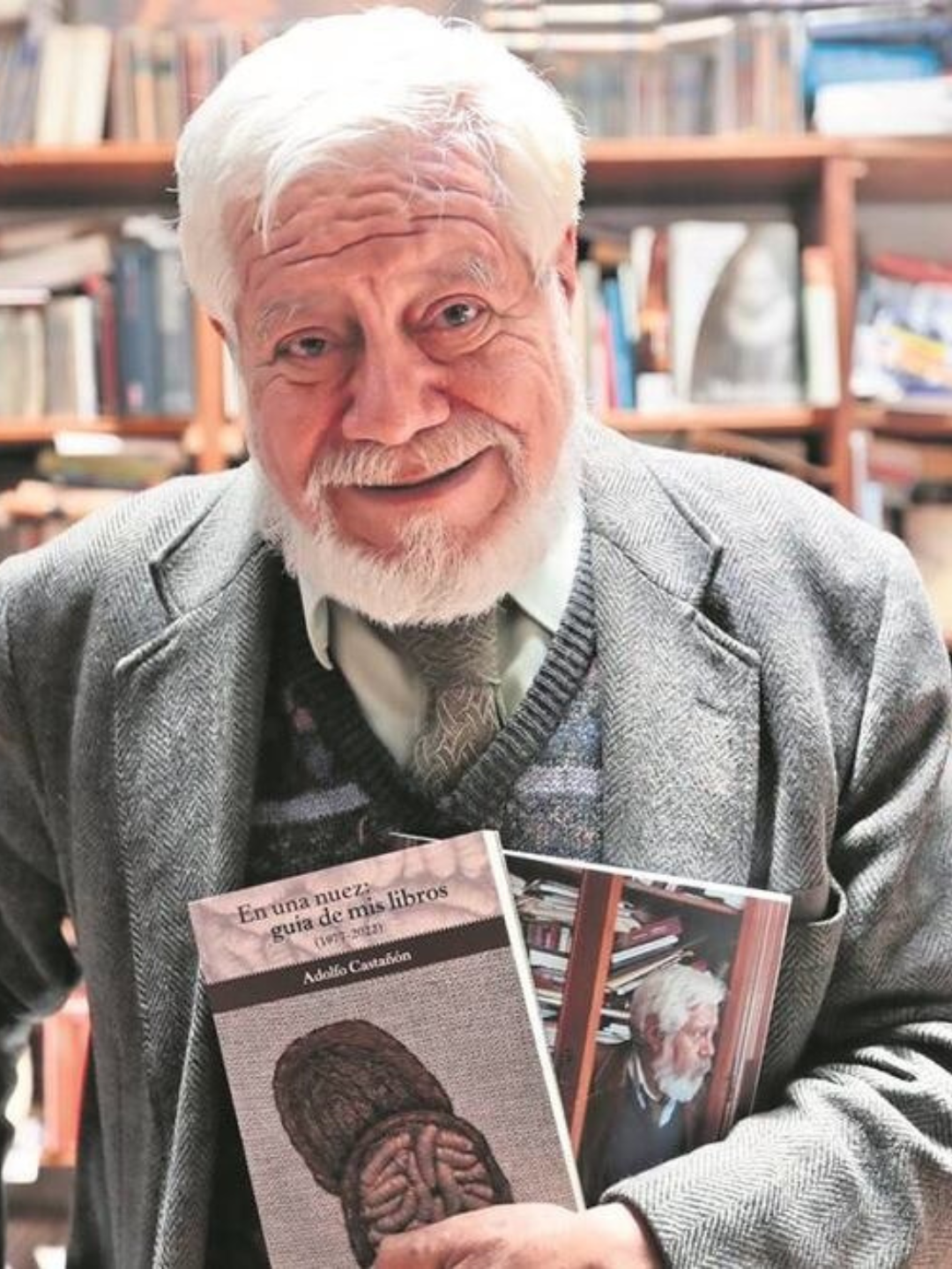 Adolfo Castañón